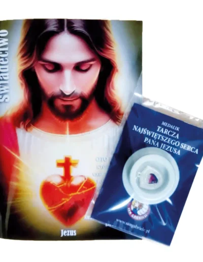 Medalik i Tarcza Najświętszego Serca Pana Jezusa rozdawane wiernym